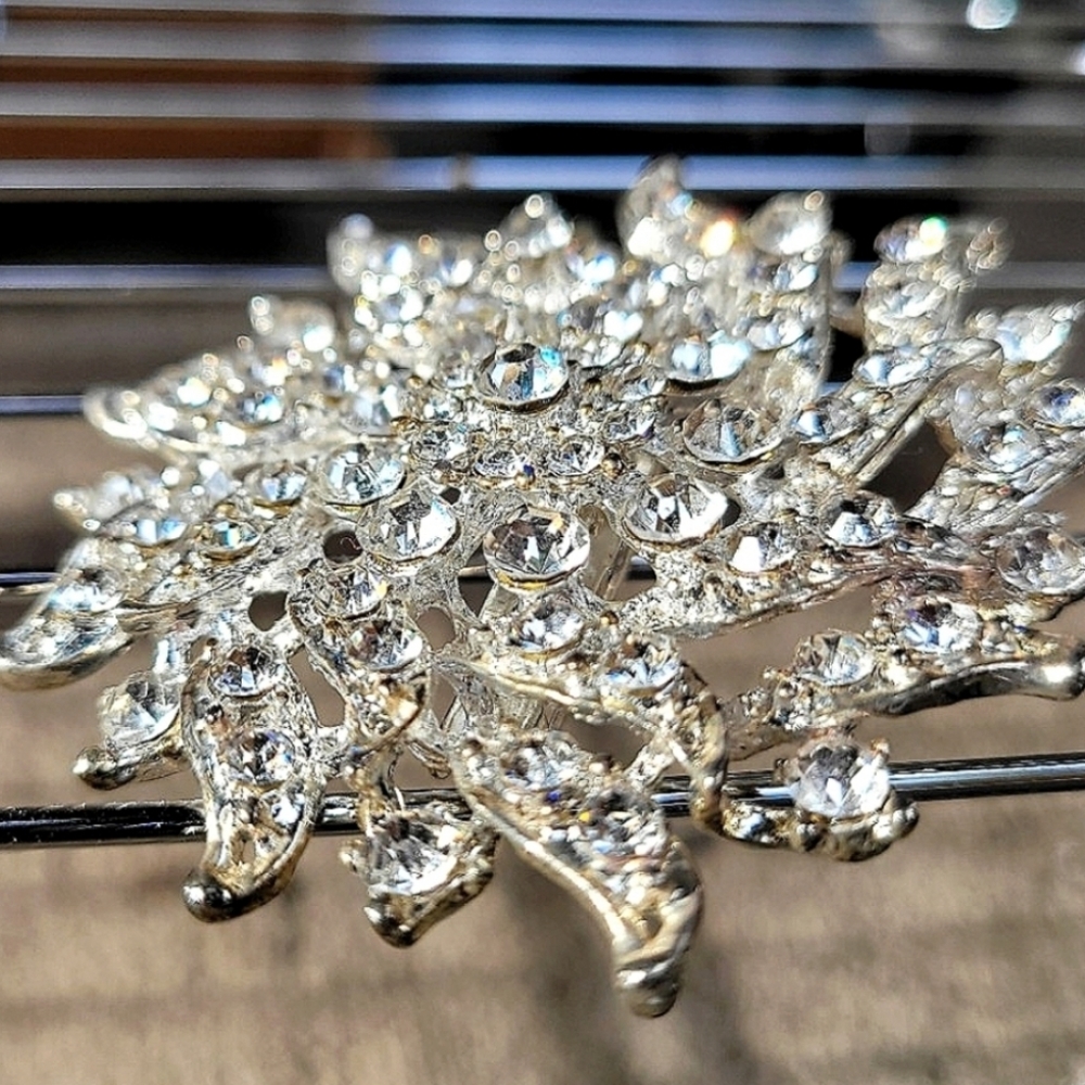 Gorgeous Rhinestone Brooch 2" - Picture 2 of 5